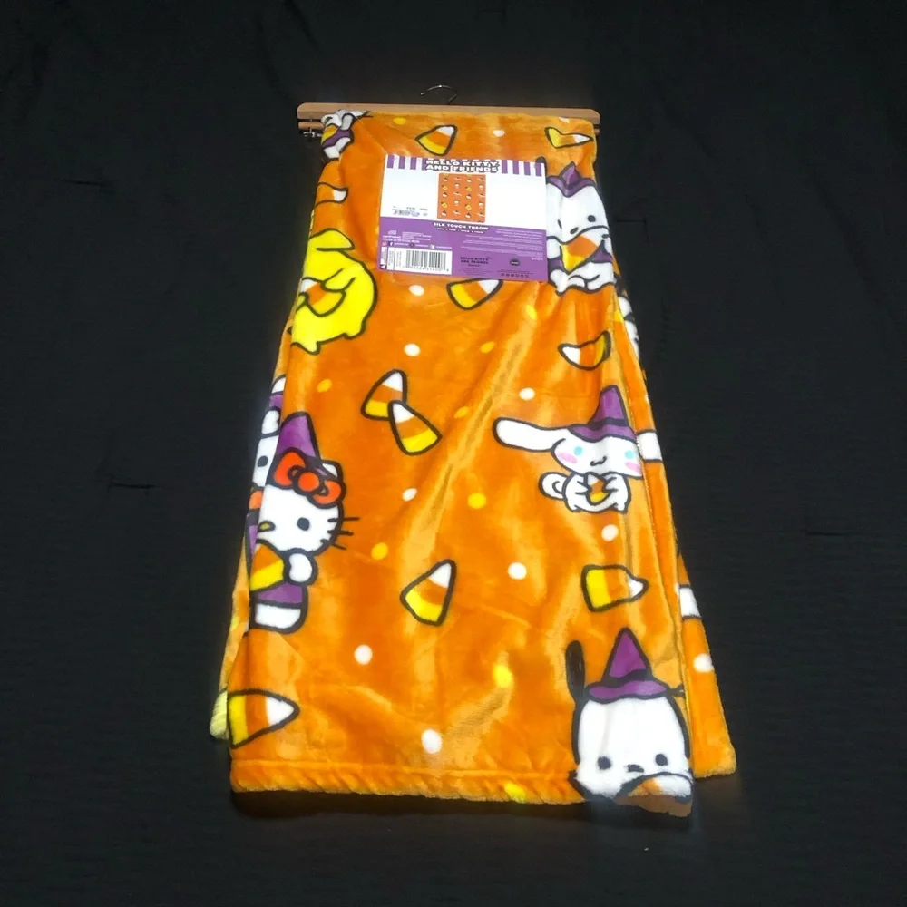 Sanrio Hello Kitty & Friends Candy Corn Silk Touch Throw,50in x 70in, Orange